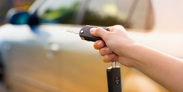 Услуга аварийного открытия замка автомобиля