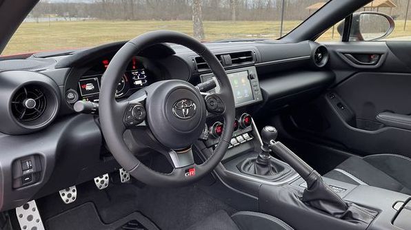 Обзор Toyota GR86 2022 года: Сиквел намного лучше оригинала