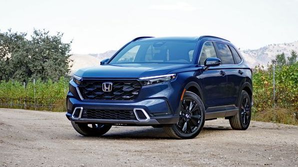 Обзор Honda CR-V 2023 года: Старая практичность, новый стиль