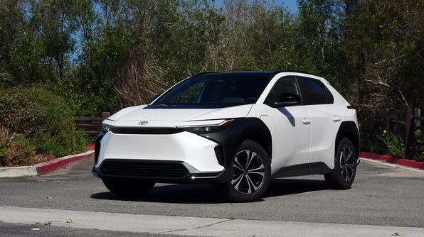 Обзор 2023 Toyota bZ4X | Электрическая Toyota наконец-то появилась Обзор 2023 Toyota bZ4X | Электрическая Toyota наконец-то появилась