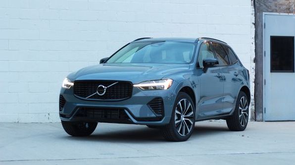 Обзор Volvo XC60 2023 года: Получите подключаемый гибрид Recharge